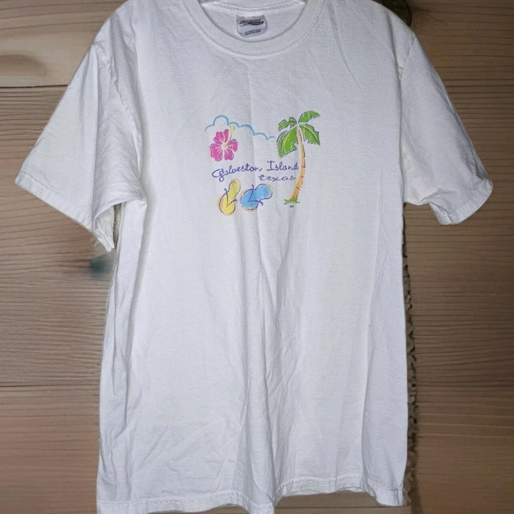White‎ Graphic Tee